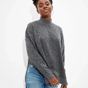 AMERICAN EAGLE MOCK NECK GREY CHEETAH PRINT SWEATSHIRT